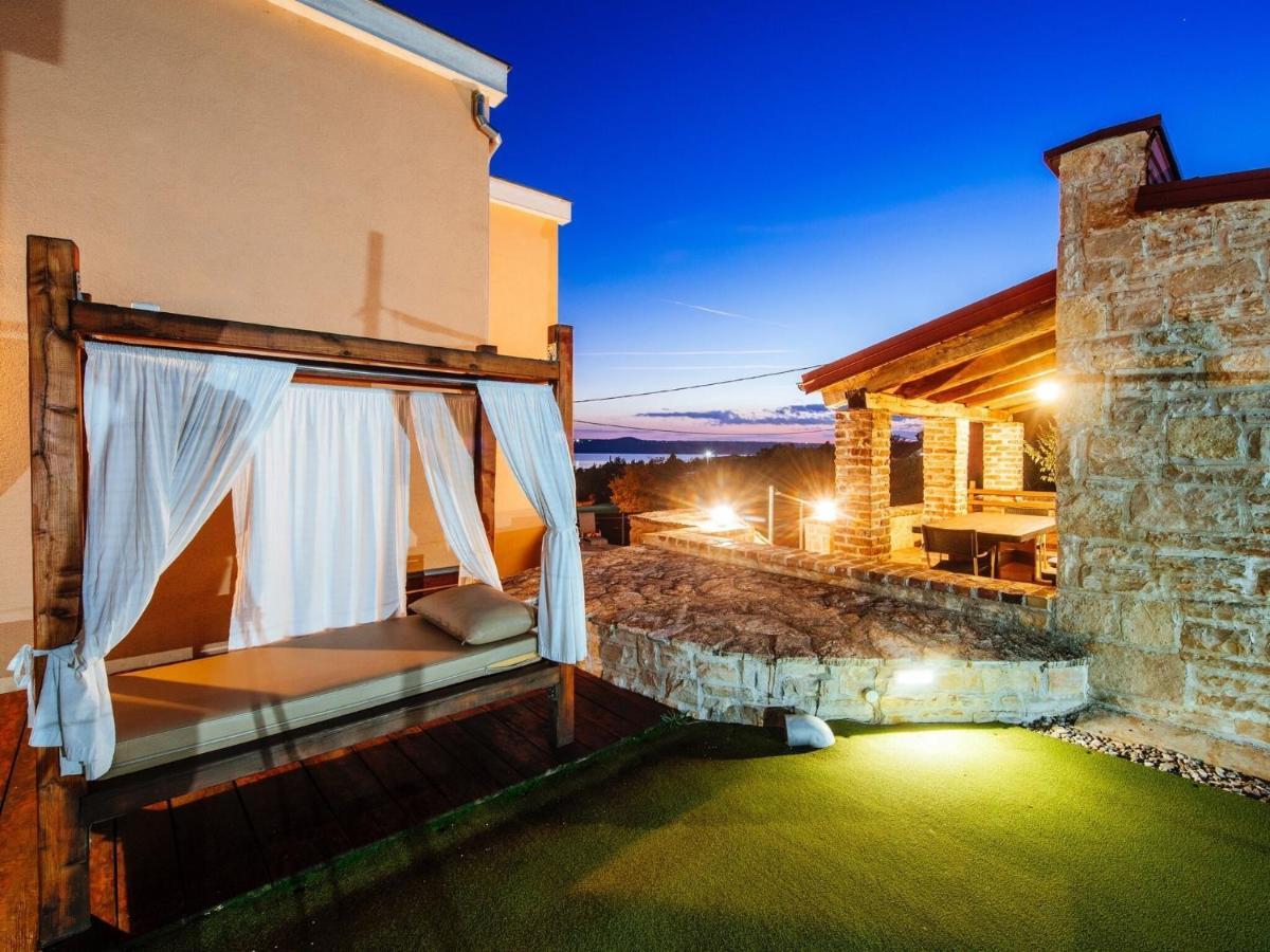Splendid Holiday Home In Jasenice Maslenica Exterior photo