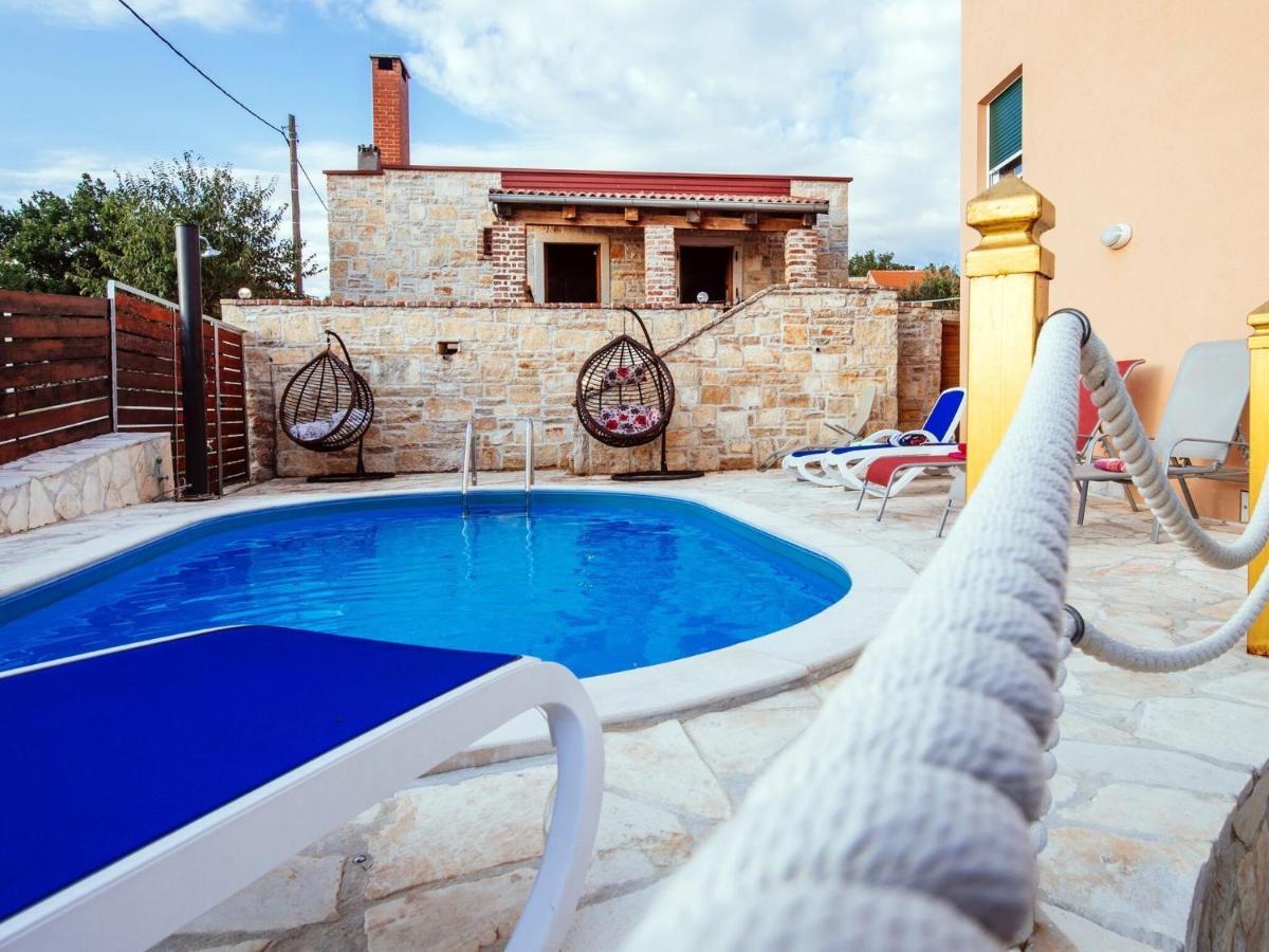 Splendid Holiday Home In Jasenice Maslenica Exterior photo