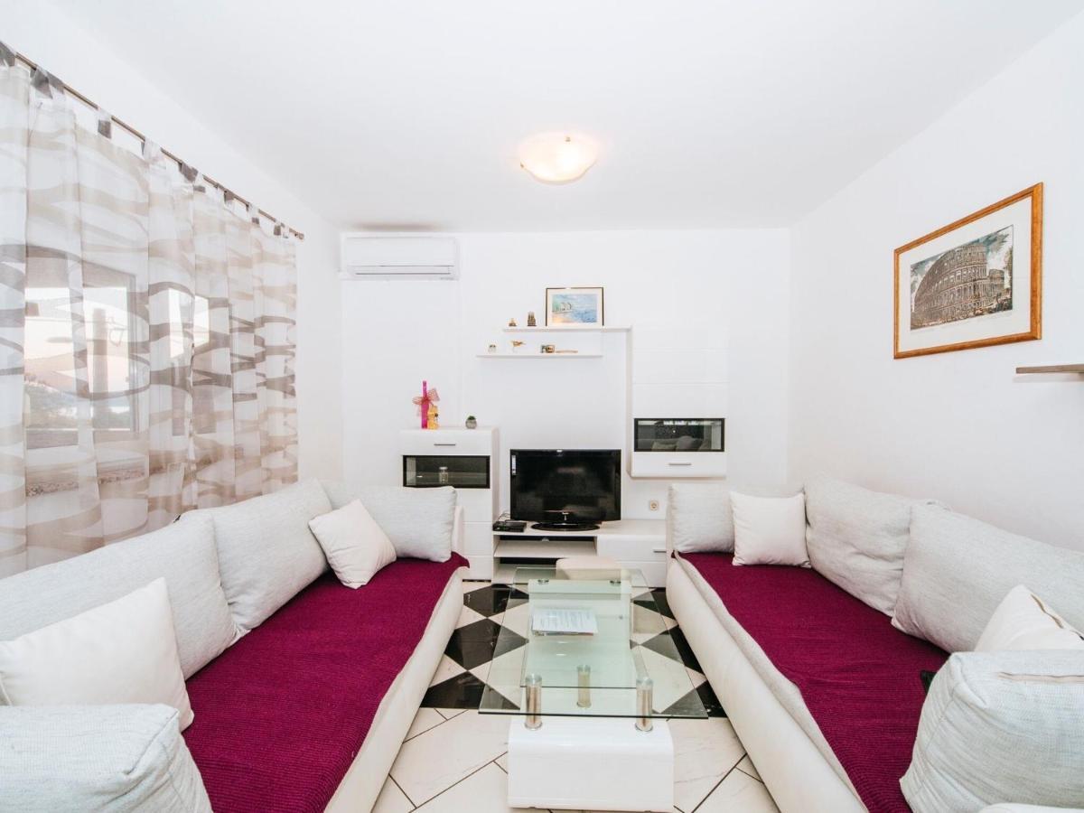 Splendid Holiday Home In Jasenice Maslenica Exterior photo